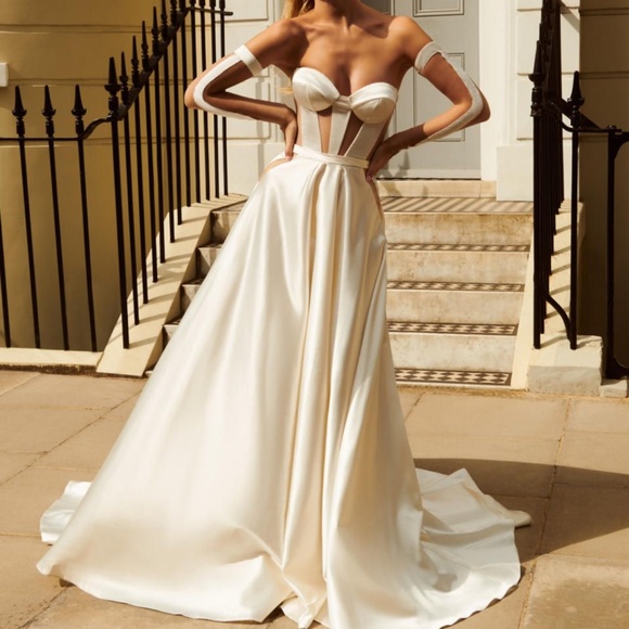 Jae by Galia Lahav Wedding Dress with gloves - Picture 1 of 8